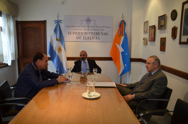 Reunión autoridades STJ con legislador Pablo Blanco (1)