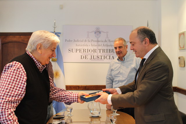 Autoridades del STJ se reunieron con Julio Piumato (2)