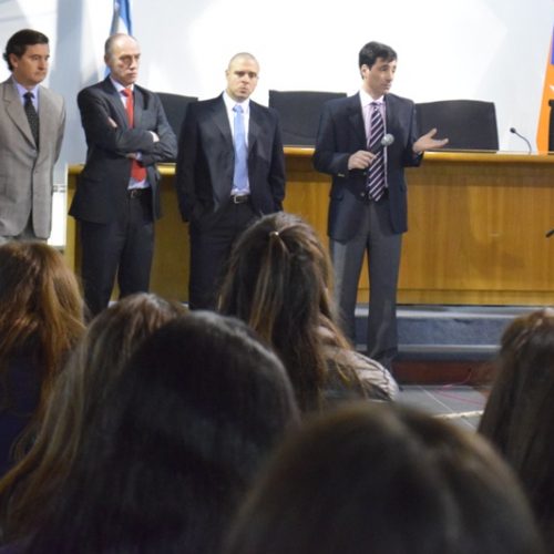 Estudiantes del Monseñor Alemán recorrieron el edificio de Tribunales de Ushuaia