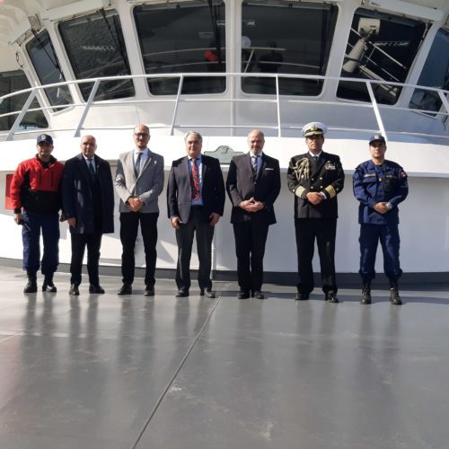 El Dr. Sagastume visitó el buque polar de Perú “Carrasco”